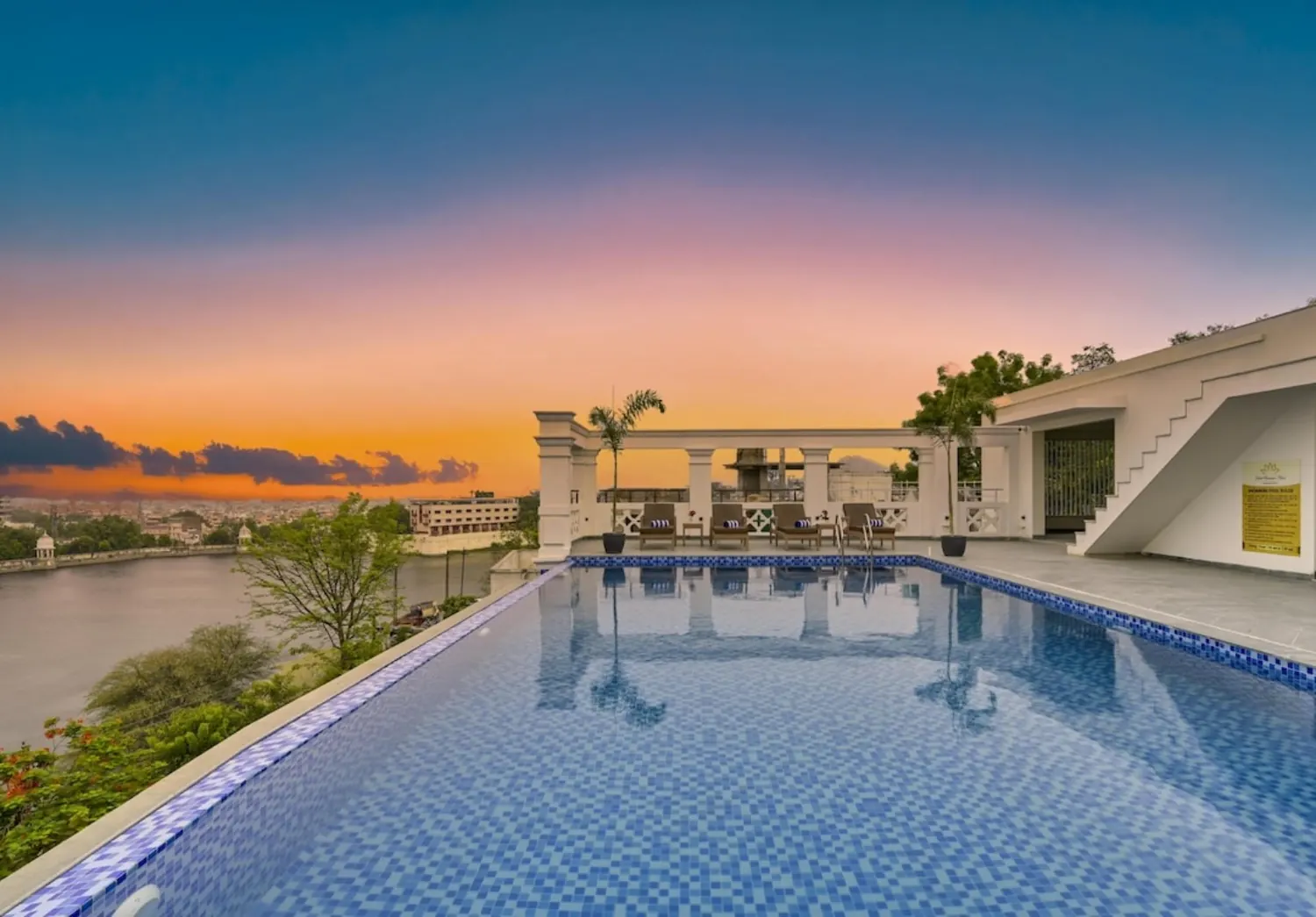 Luxury Private Pool Villa thumbnail 3